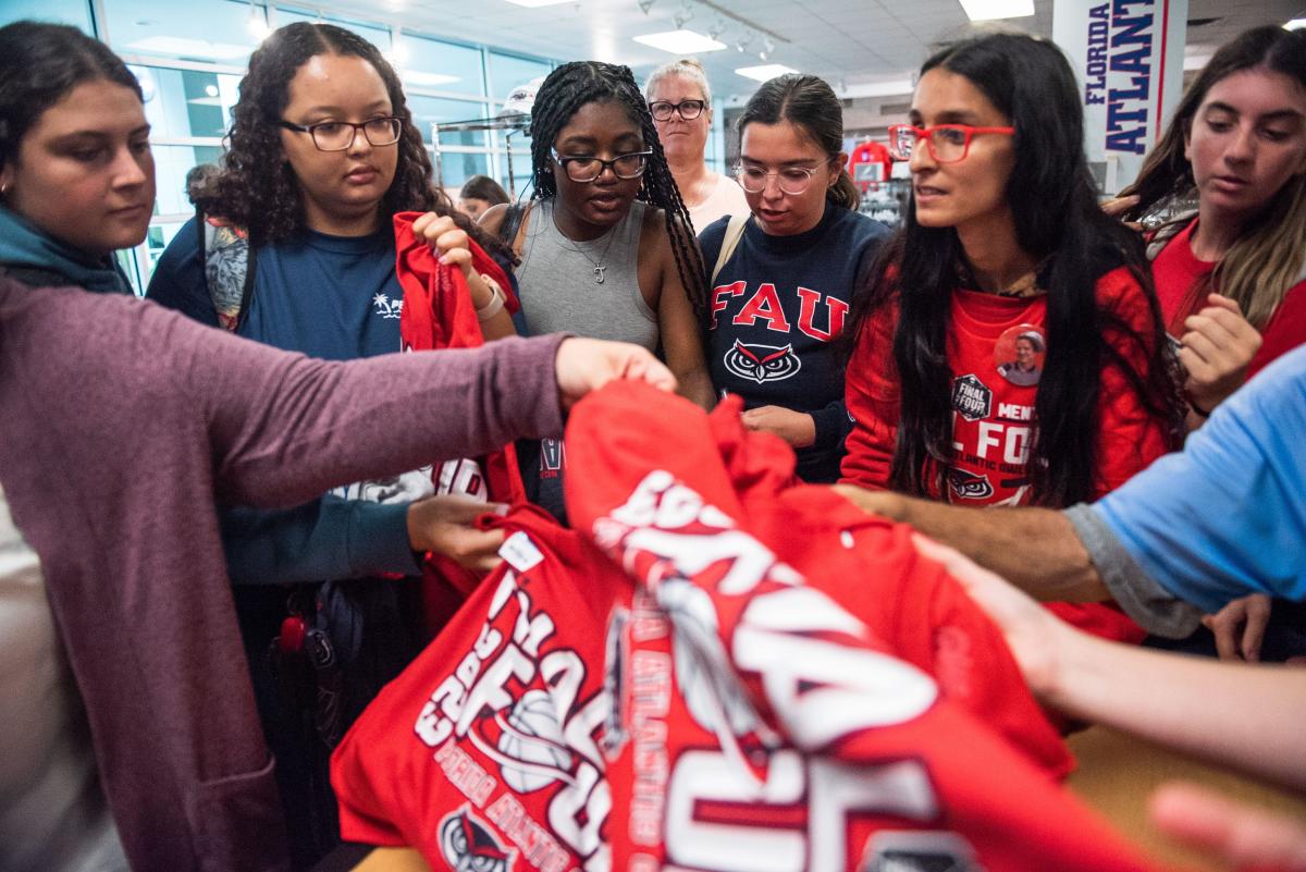 Fau Basketball In Dusty We Trusty Final Four 2023 Shirt, hoodie