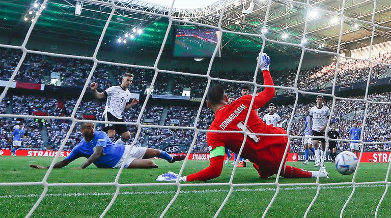 Joshua Kimmich abre el marcador en la goleada de Alemania sobre Italia por la UEFA Nations League