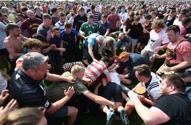 Hallaton hare pie scramble and bottle kicking