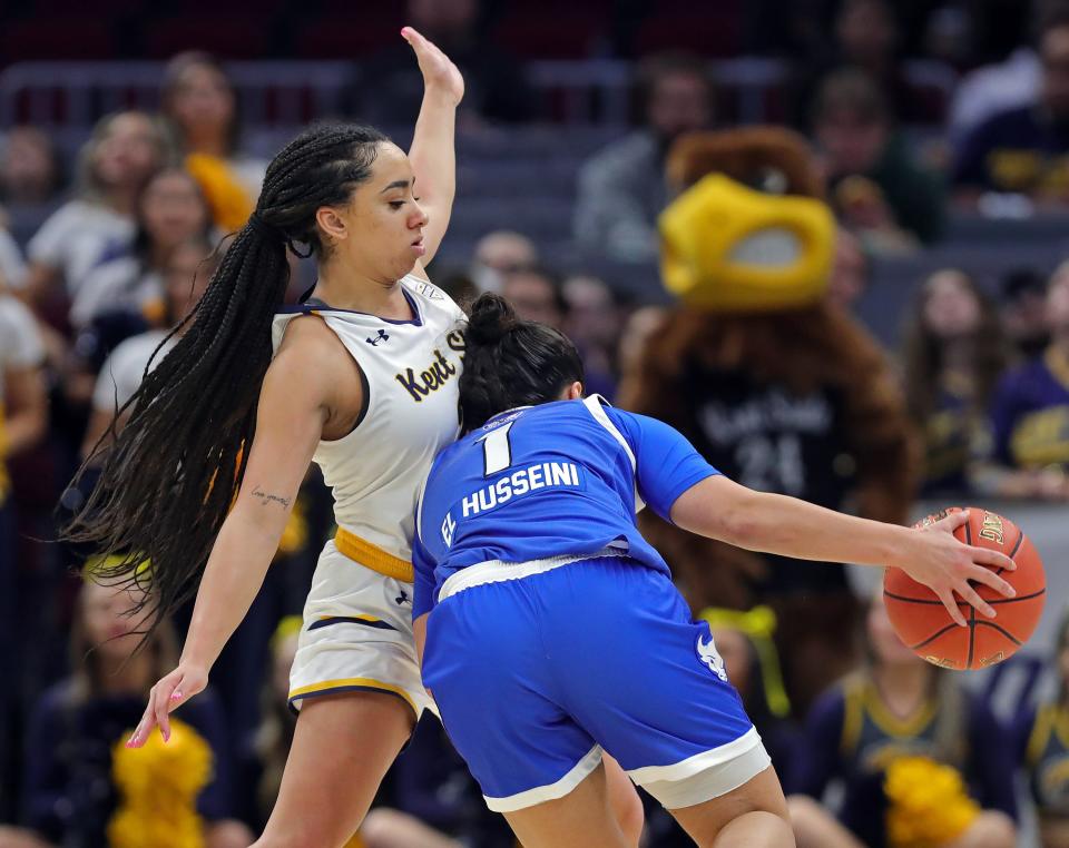 Kent State guard Dionna Gray defends against Buffalo guard Rana Elhusseini (1) during the MAC Tournament championship game Saturday.