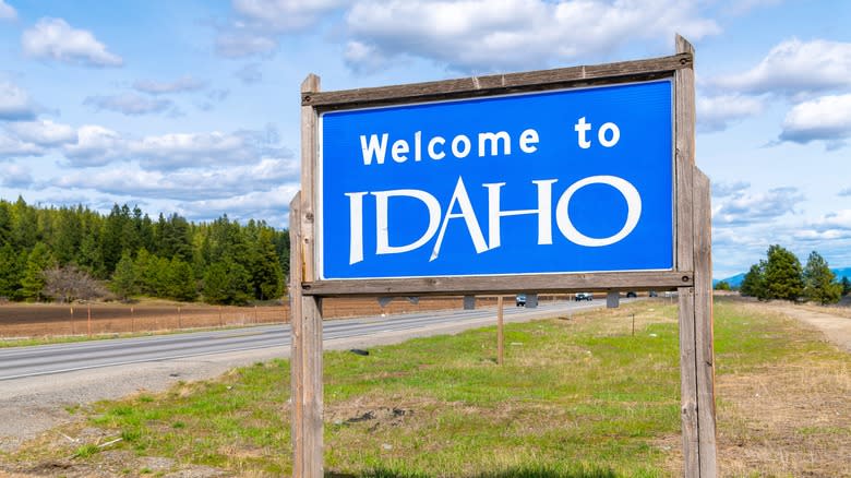 welcome to idaho sign