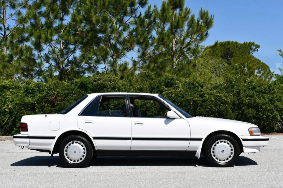 1990 toyota cressida side