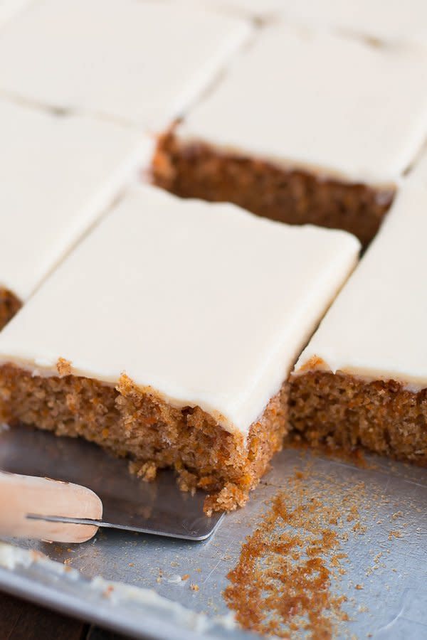 <strong>Get the <a href="http://www.handletheheat.com/carrot-sheet-cake/" target="_blank">Carrot Sheet Cake</a>&nbsp;recipe&nbsp;from Handle The Heat</strong>