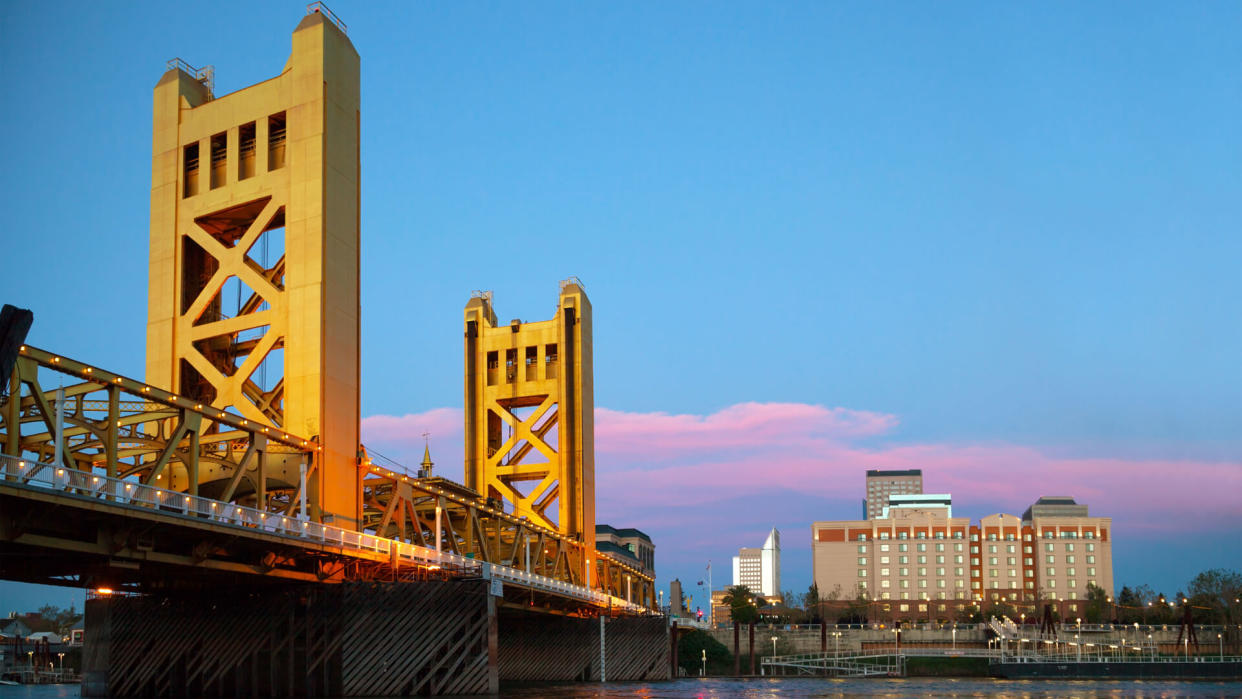 Golden Gates drawbridge in Sacramento