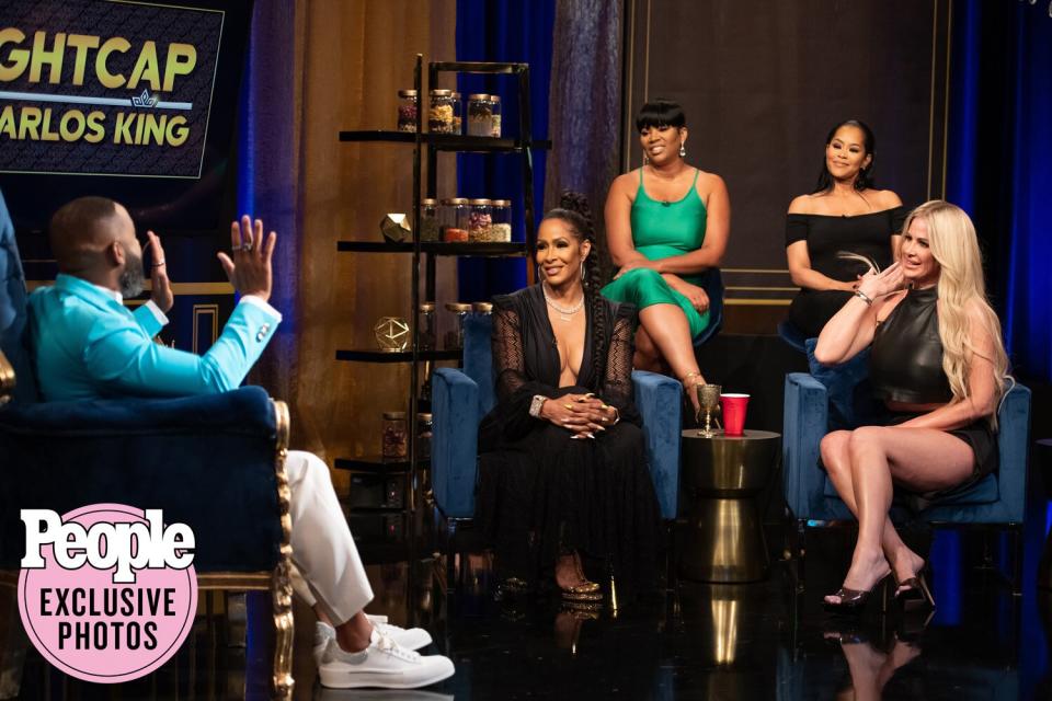 Guests Shereé Whitfield, DeShawn Snow, Lisa Wu and Kim Zolciak Reunite on The Nightcap with Carlos King Credit: Marcus Ingram/Discovery, Inc.; https://app.asana.com/0/1135954362417873/1202391115811773/f