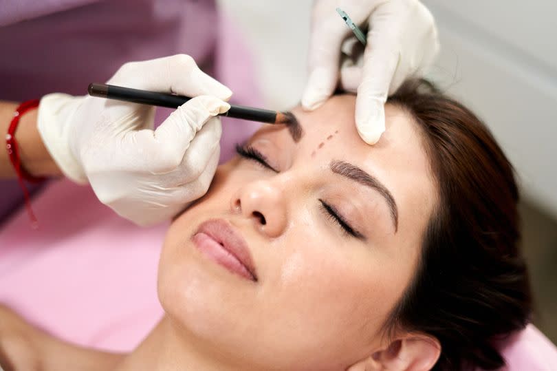 Celebrities like Stacey Solomon, Ellie Goulding and Liberty Poole have all booked in for microblading to get eyebrow transformations ahead of summer