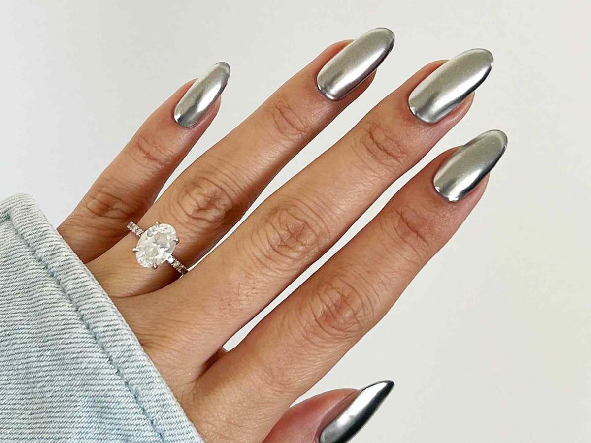 24 Chrome Nail Ideas We're Loving, From Futuristic Titanium to Strawberry  Glaze