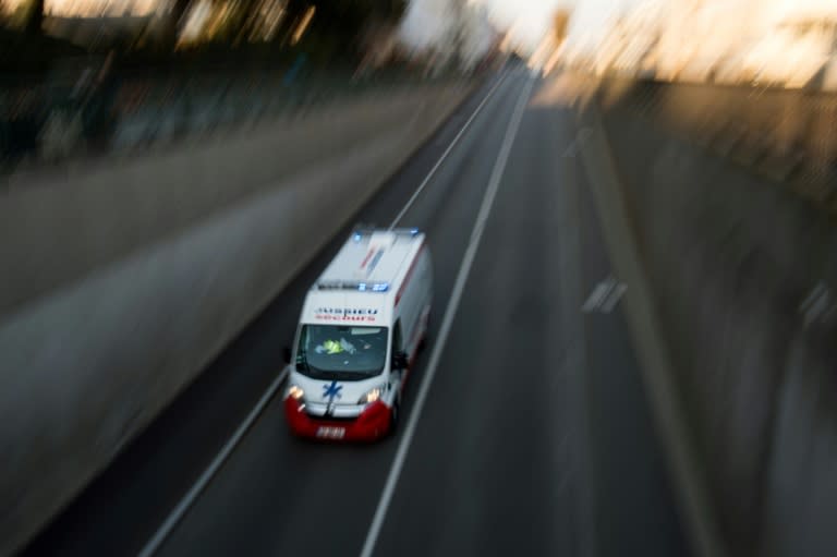 Un "choc frontal" impliquant un groupe d'enfants à vélo et une automobiliste octogénaire à La Rochelle a fait au moins sept blessés dont trois graves (Loic VENANCE)