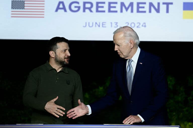 La reunión de Biden y Zelensky en Italia