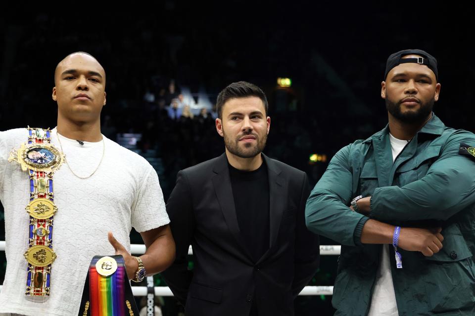 Left to right: Fabio Wardley, Boxxer chief Ben Shalom, and Frazer Clarke (Getty Images)