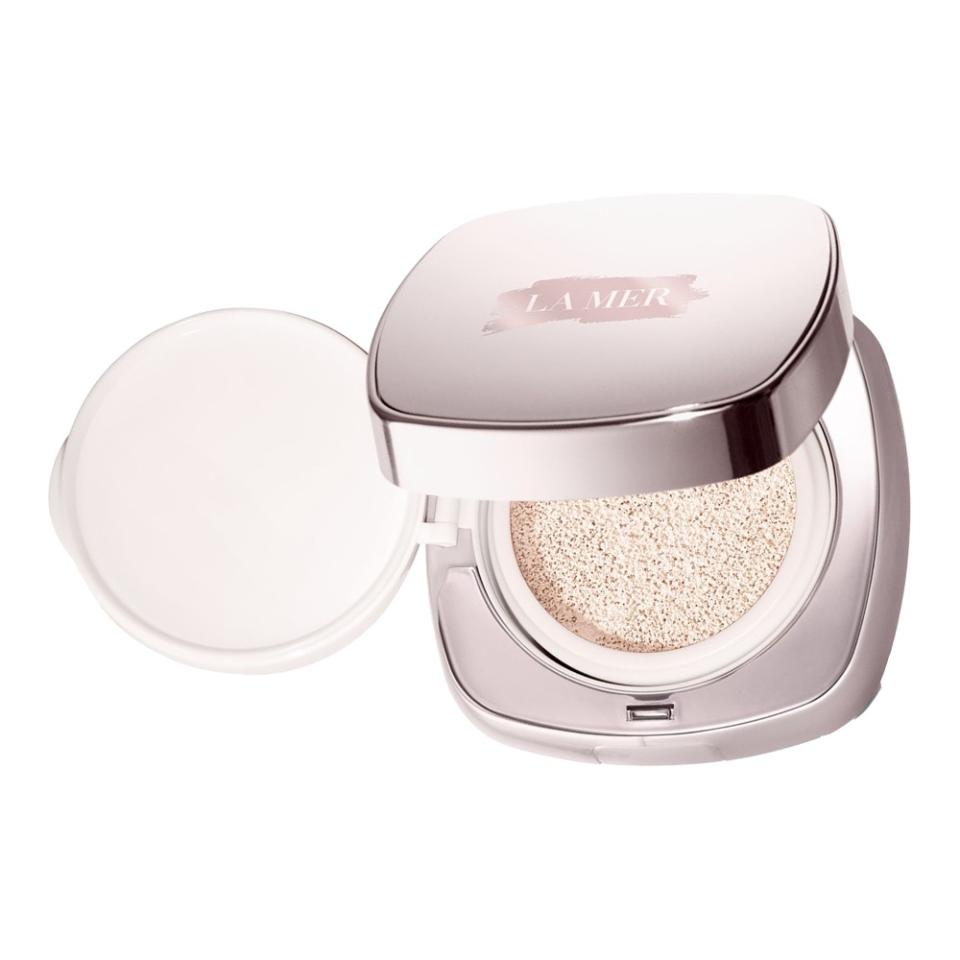 La Mer The Luminous Lifting Cushion Foundation SPF 20. (PHOTO: Sephora)