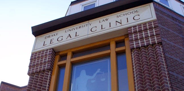 The Drake University Law School Legal Clinic assists people of need with problems in the legal system. An endowment from the estate of Harriet and Locke Macomber will allow it to sustain a legal aid service for startup businesses and nonprofits in low-income neighborhoods.