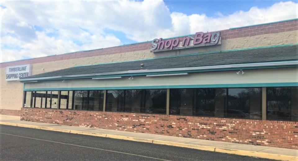 A family entertainment center franchise plans to open in a portion of this closed Shop N Bag at Timberline Shopping Center, 660 Woodbury-Glassboro Road, Mantua Township. PHOTO: March, 20, 2024.