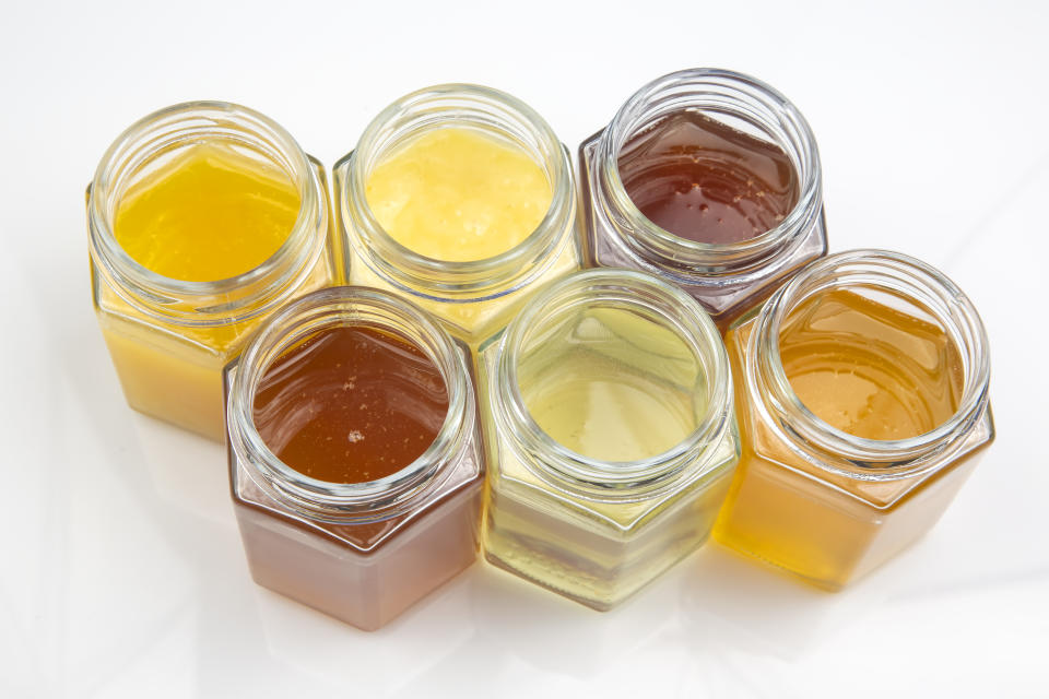 Verschiedene Arten von Honig. (Bild: Getty Images)