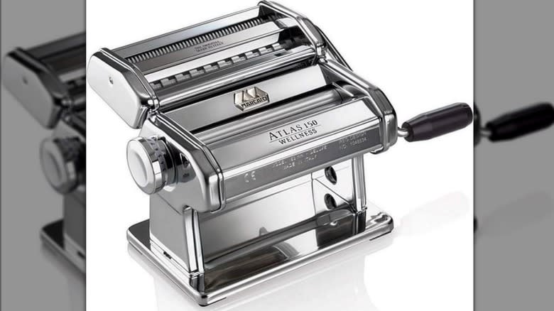 Atlas pasta maker