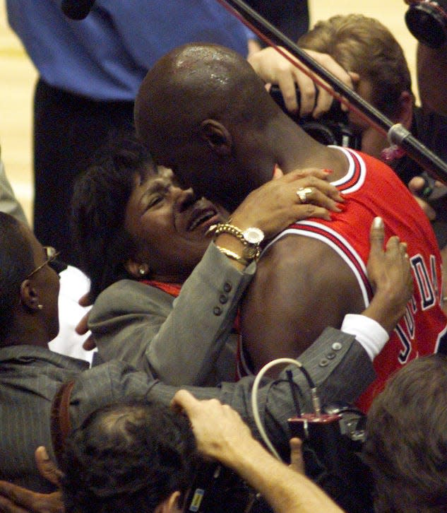 Chicago Bulls superstar Michael Jordan celebrates with him mom, Deloris Jordan, after winning the 1998 NBA Finals.