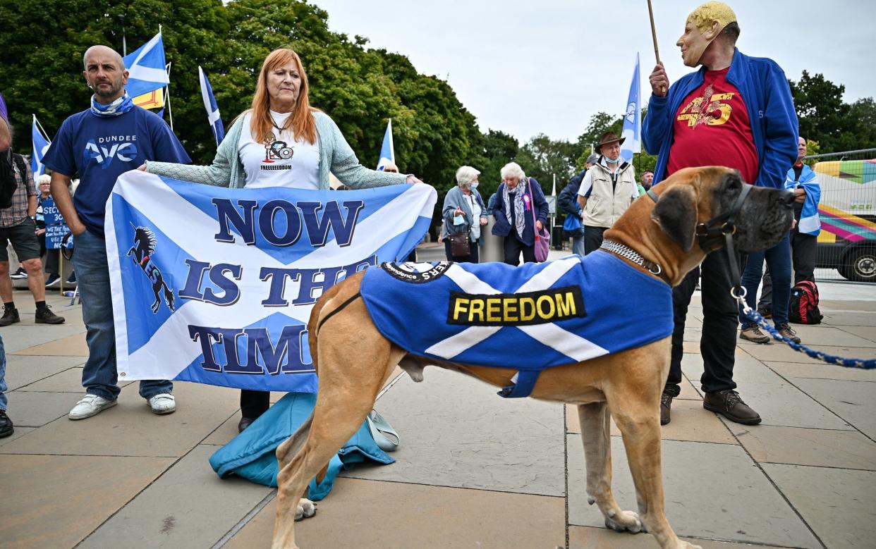 If more than half of Scots backed separation, Nicola Sturgeon expects the UK Government to begin negotiations - Jeff J Mitchell/Getty Images