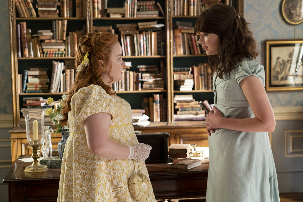 Penelope Feathingerton (Nicola Coughlan) talks with her best friend Eloise Bridgerton (Claudia Jessie) in 