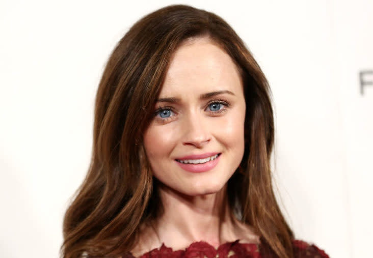 Alexis Bledel looked like a scarlet bouquet of roses at “The Handmaid’s Tale” Tribeca premiere