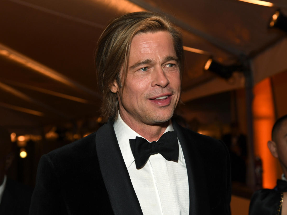 Brad Pitt 'dating,' living well 'under the circumstances': report