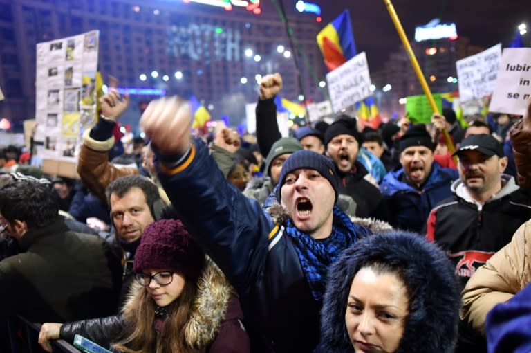 Romanian government attempts to water down anti-corruption legislation sparked protests, but also unleashed a wave of truth-stretching reports by pro-government broadcasters