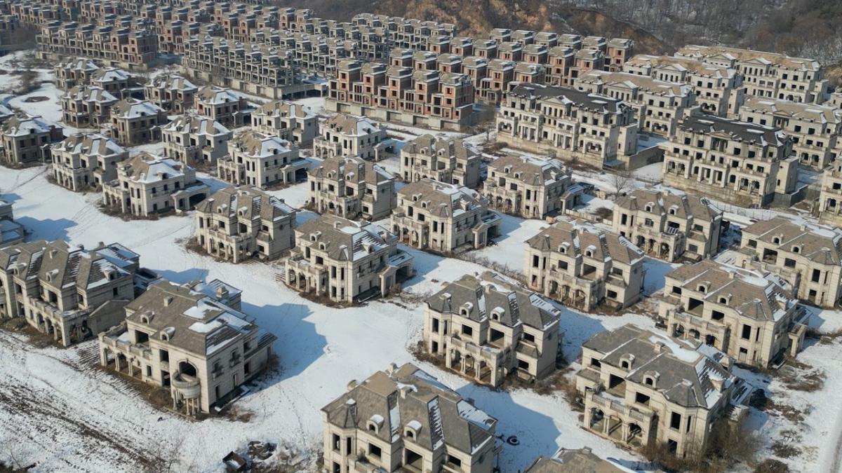 China’s Property Crisis: Inside a Ghost Town of Abandoned Mansions