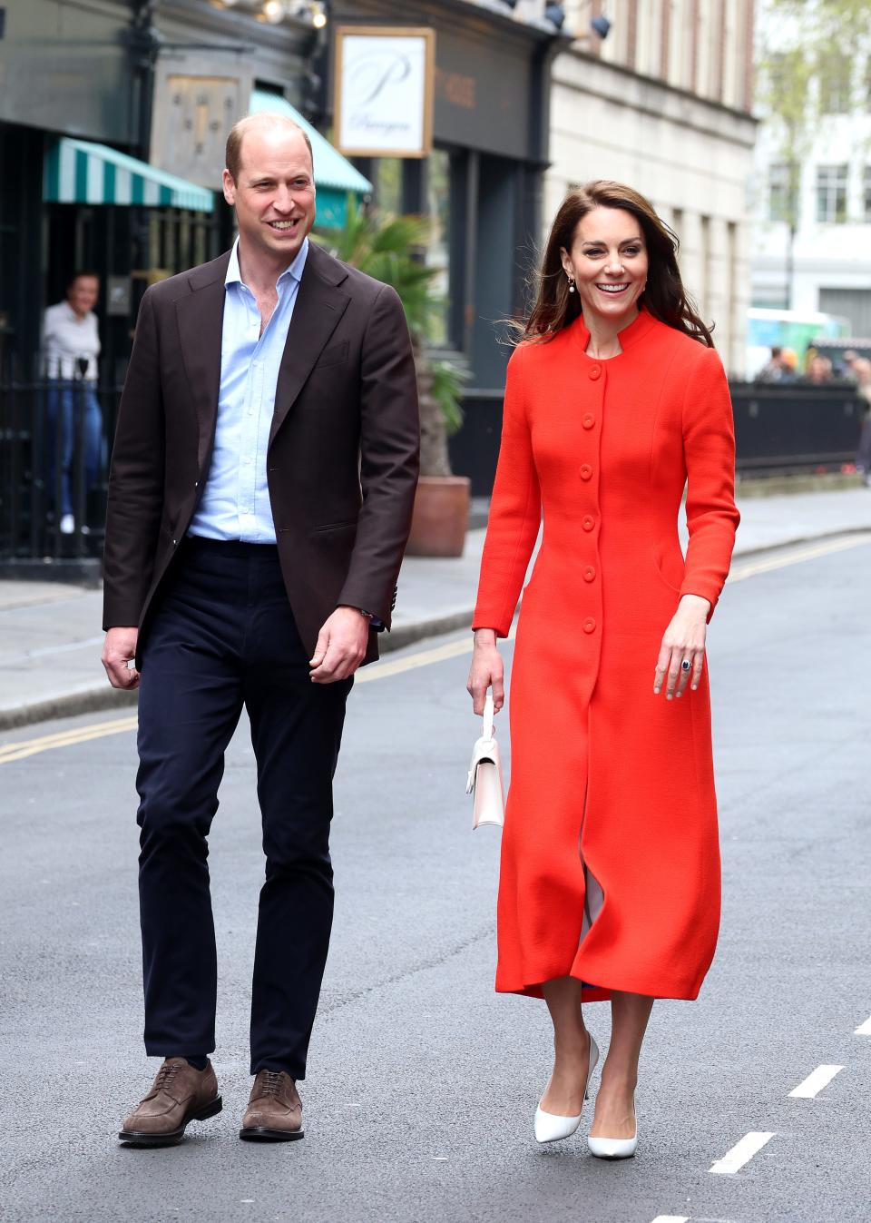 Prince William and Kate Middleton visit a pub ahead of the coronation.