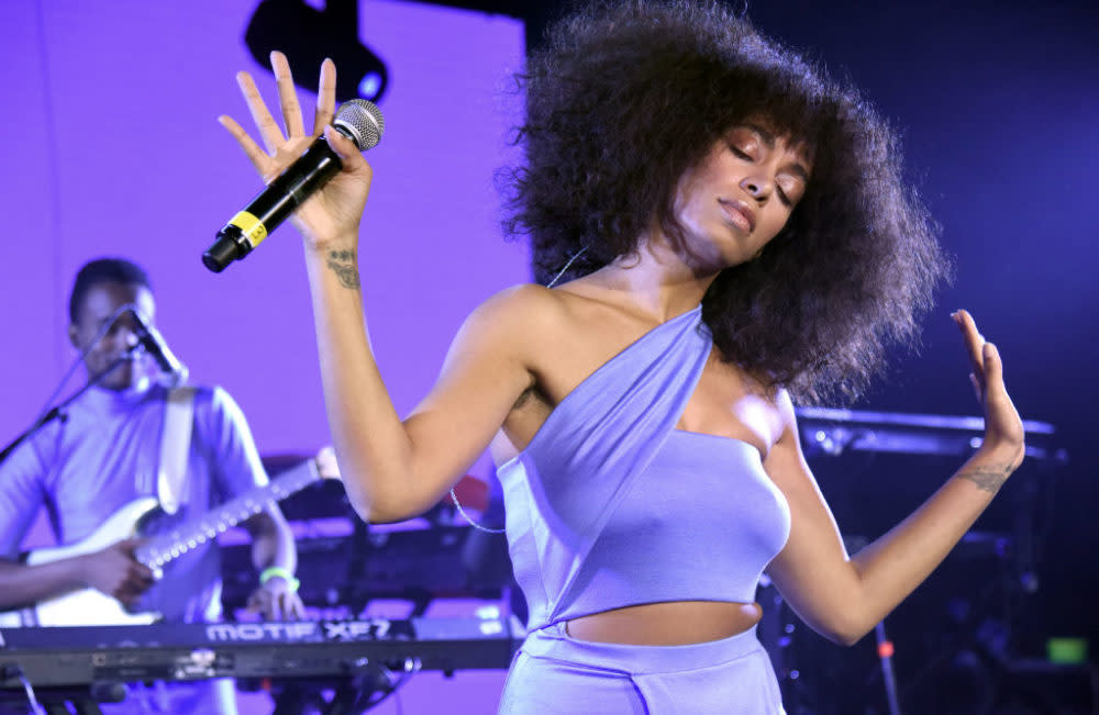 Solange just completely changed her hair for summer, and of course she looks A-MAZING