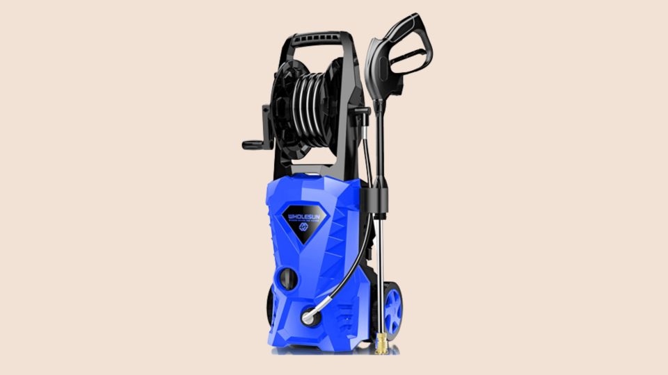 We love this pressure washer and it's on sale today at Amazon.
