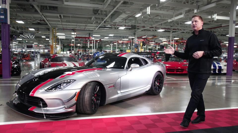 detroit assembly plant manufactures flagship dodge viper