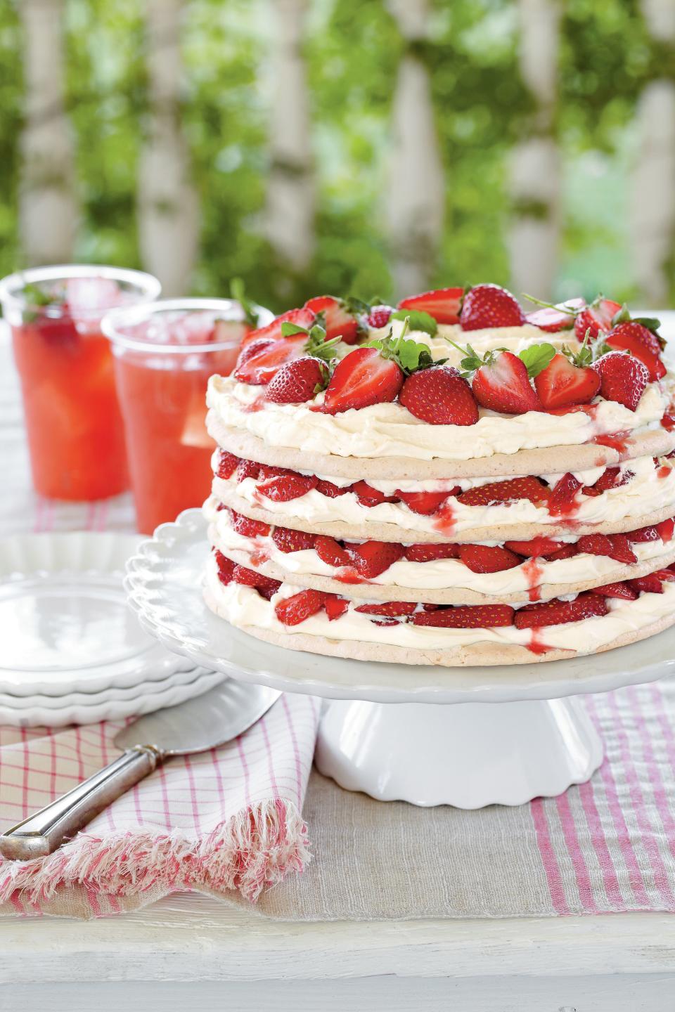 Fresh Strawberry Meringue Cake