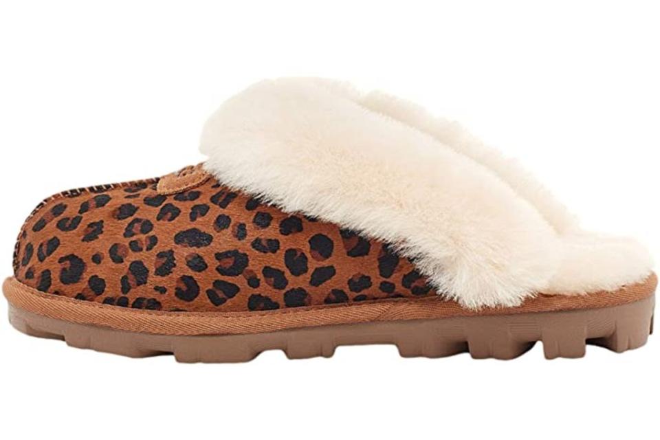 ugg, ugg slippers, ugg boots, slippers, boots, ugg shoes, ugg, 2020 fashion trends