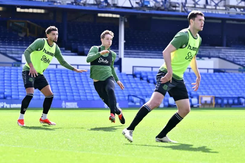 LIVERPOOL, ENGLAND - APRIL 11: (EXCLUSIVE COVERAGE) Ben Godfrey (L) Lewis Warrington and Michael Keane during the Everton training session at Goodison Park on April, 11, 2024 in Liverpool, England.  (Photo by Tony McArdle/Everton FC via Getty Images)