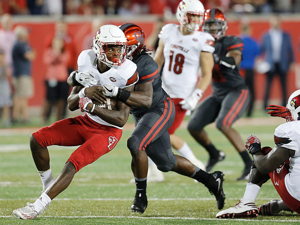 Louisville quarterback Lamar Jackson was sacked 11 times in an upset loss against Houston. (Getty)