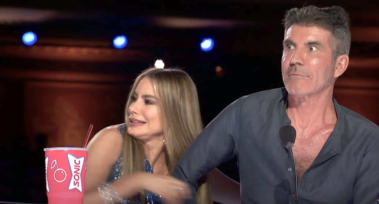 Sofia Vergara and Simon Cowell react to Klek Entòs's spider trick. (Photo: NBC)