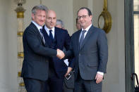 Reçu en 2015 à l'Élysée à la veille de la 40e cérémonie des César, Sean Penn, venu en tant que directeur général et fondateur d'une organisation d'aide à Haïti, a eu l'occasion de s'entretenir pendant plus de 45 minutes avec François Hollande au sujet de la situation humanitaire en Haïti après le tremblement de terre qui avait ravagé Port-au-Prince. (Crédit photo: Aurelien Meunier/WireImage)