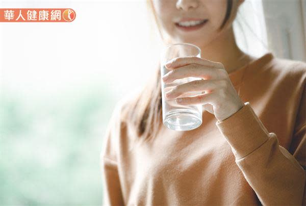 喝水喝對時間就能減肥？試試「8杯水瘦身法」輕鬆排毒、燃脂，月瘦5公斤