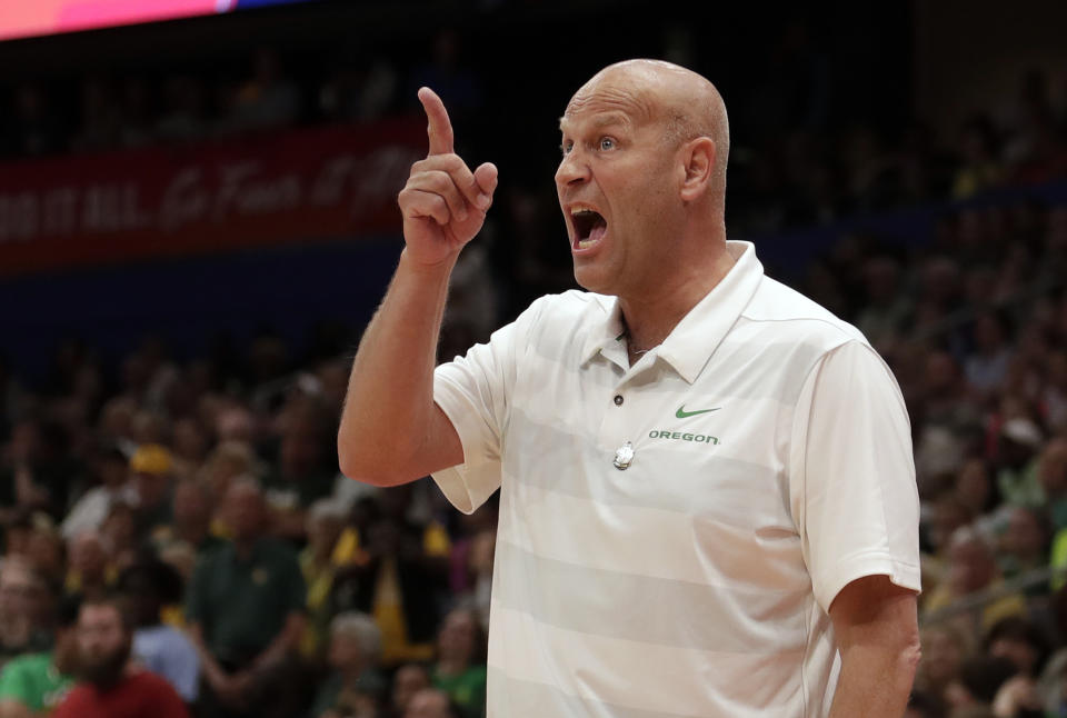 Oregon coach Kelly Graves gestures during the second half against Baylor in a Final Four semifinal of the NCAA women’s college basketball tournament Friday, April 5, 2019, in Tampa, Fla. Baylor defeated Oregon 72-67. (AP Photo/John Raoux)