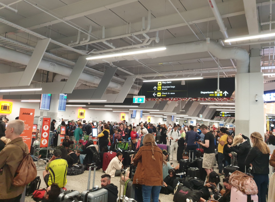 Travellers waiting in Melbourne airport on Tuesday. Source: Twitter/ EliJack