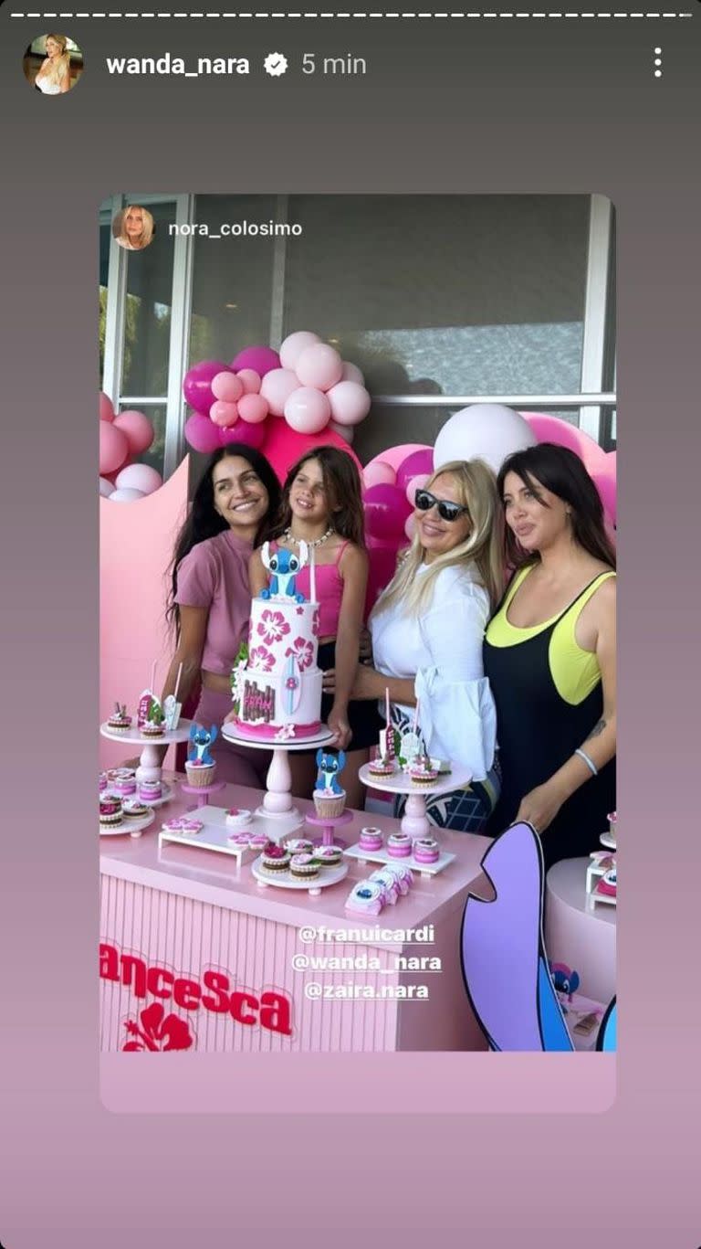 Francesca junto a Wanda, su tía, Zaira Nara, y su abuela, Nora Colosimo