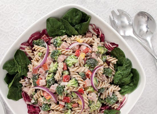 <strong>Get the <a href="http://www.huffingtonpost.com/2011/10/27/broccoli-ham--pasta-sal_n_1062174.html" target="_hplink">Broccoli And Ham Pasta Salad recipe</a></strong>    Ham and broccoli take this pasta salad to the next level. Raisins add bursts of sweetness. A creamy yogurt-based dressing ties everything together.