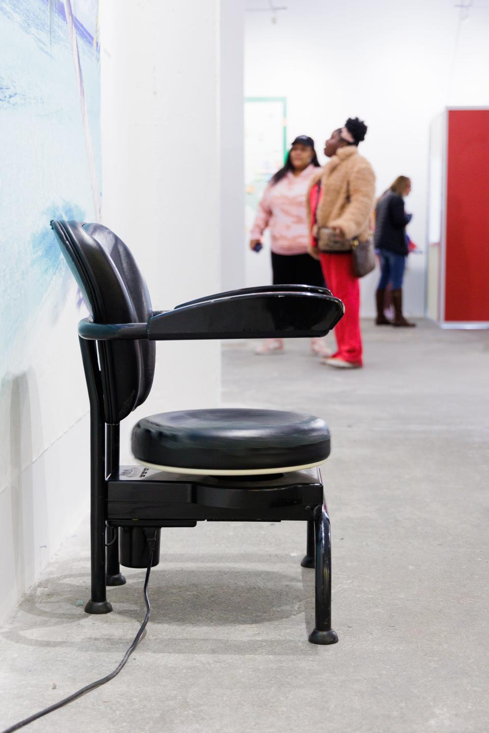 The "hula chair"