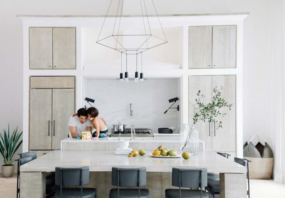 28) Sculptural Kitchen in Florida