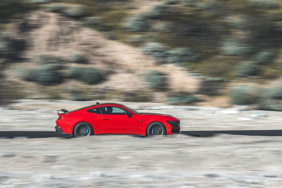 2024 ford mustang dark horse