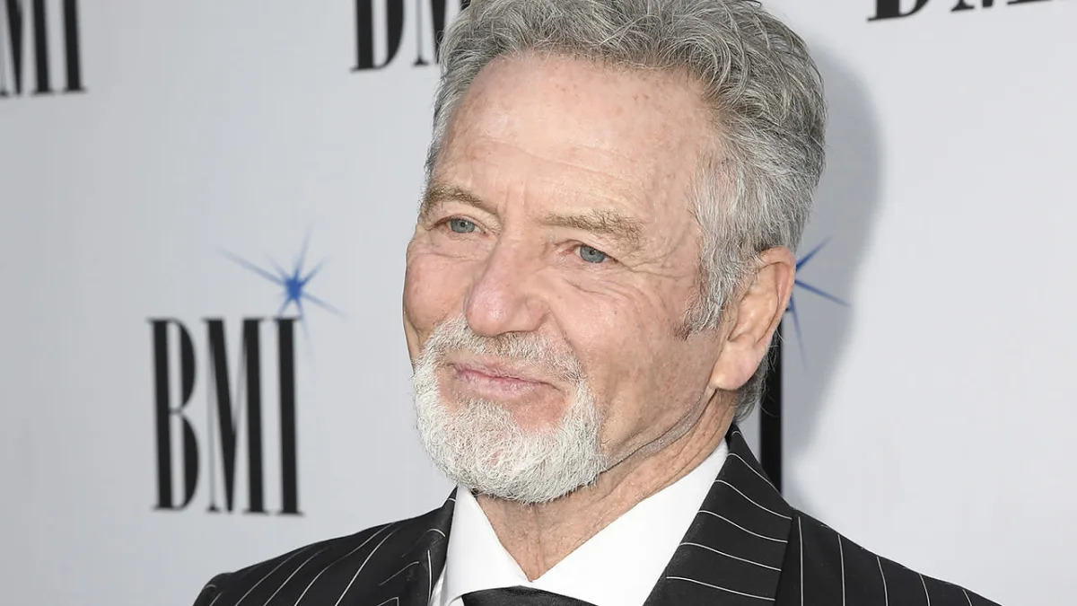 Larry Gatlin talks getting COVID a second time, shares fury with government: 'They're trying to shut us down'
