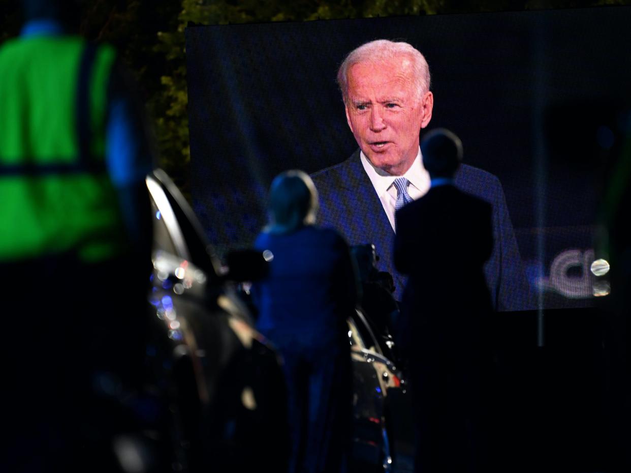 El candidato presidencial demócrata Joe Biden en un ayuntamiento de CNN el jueves por la noche. (AFP via Getty Images)