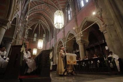 La Iglesia Anglicana suprimió la exigencia del celibato para sus sacerdotes en 1549 (REUTERS/Mohsin Raza)