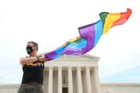 U.S. Supreme Court rules that a federal law banning workplace discrimination also covers sexual orientation in Washington