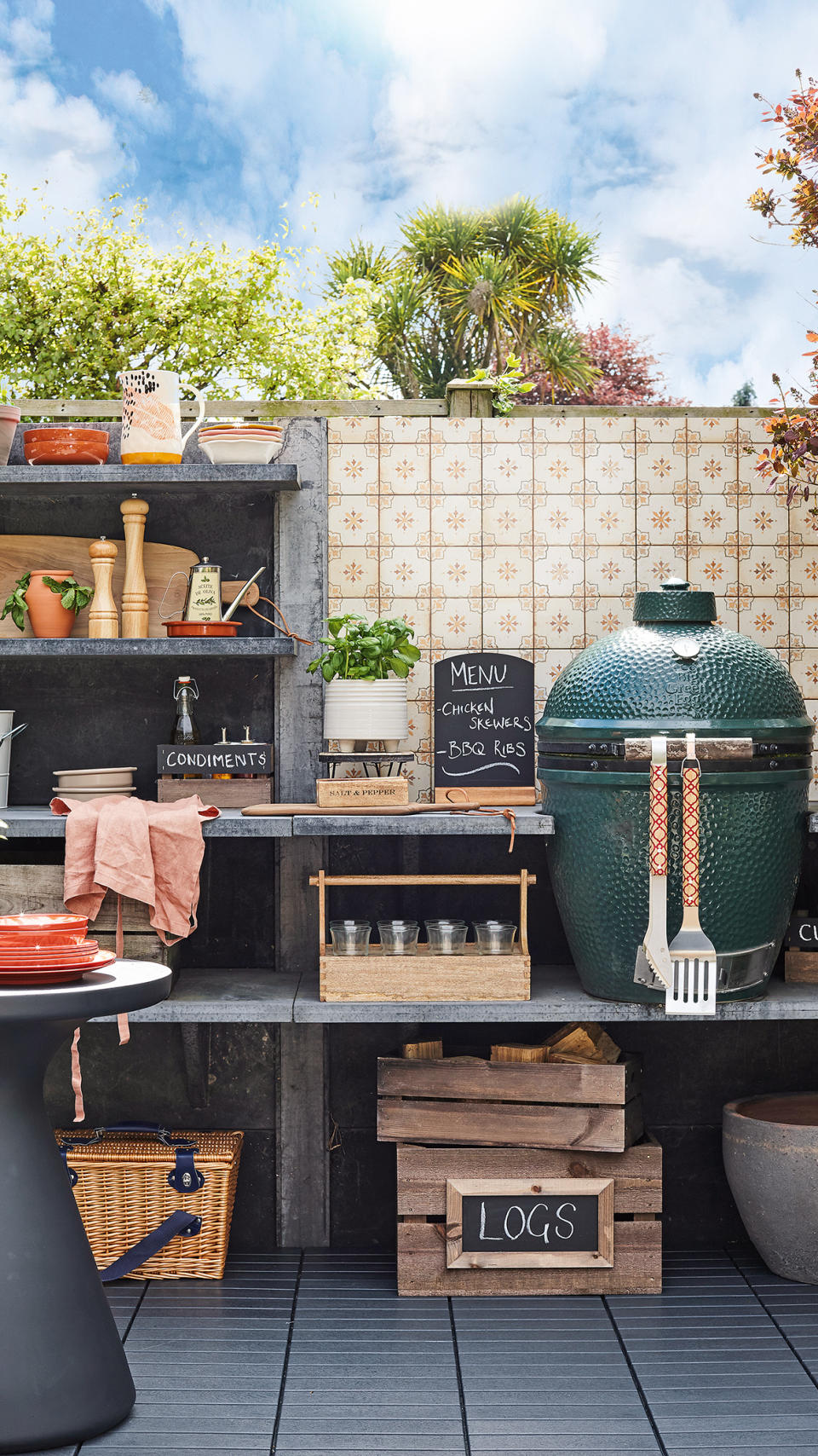 18. DESIGN AN AREA FOR COOKING AS PART OF YOUR GARDEN DESIGN IDEAS