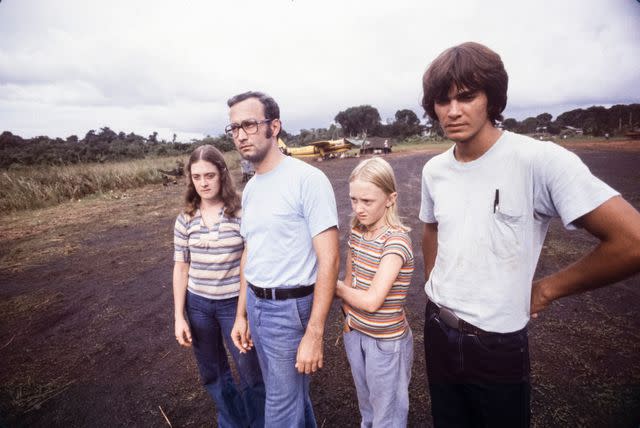 <p>Matthew NAYTHONS/Gamma-Rapho/Getty</p> Brenda and Tracy Parks surrounding their father alongside Chris O'Neal.